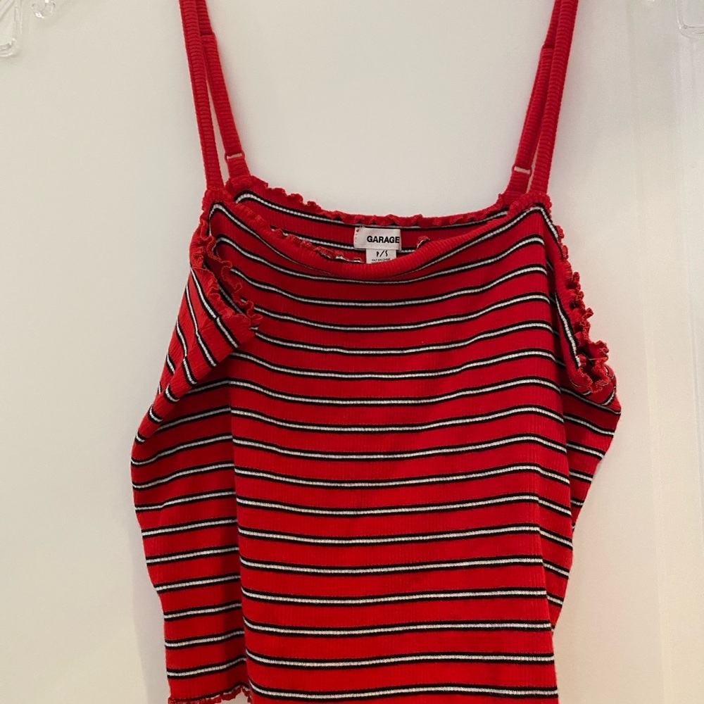 Red adjustable strap crop tank top